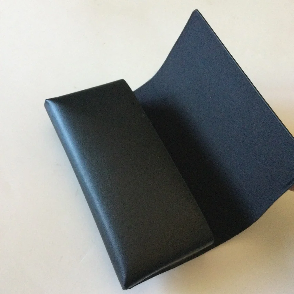 MAX MARA MaxMara BLACK LEATHER SUNGLASSES CASE WITH CLEANING CLOTH